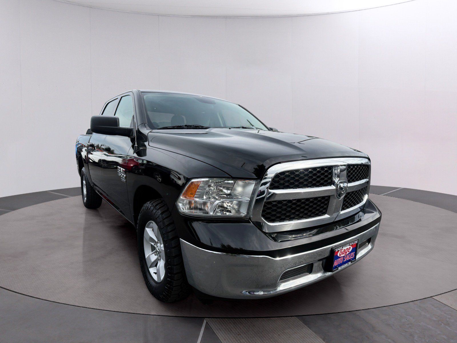 Used 2021 RAM 1500 Classic SLT RWD image 9