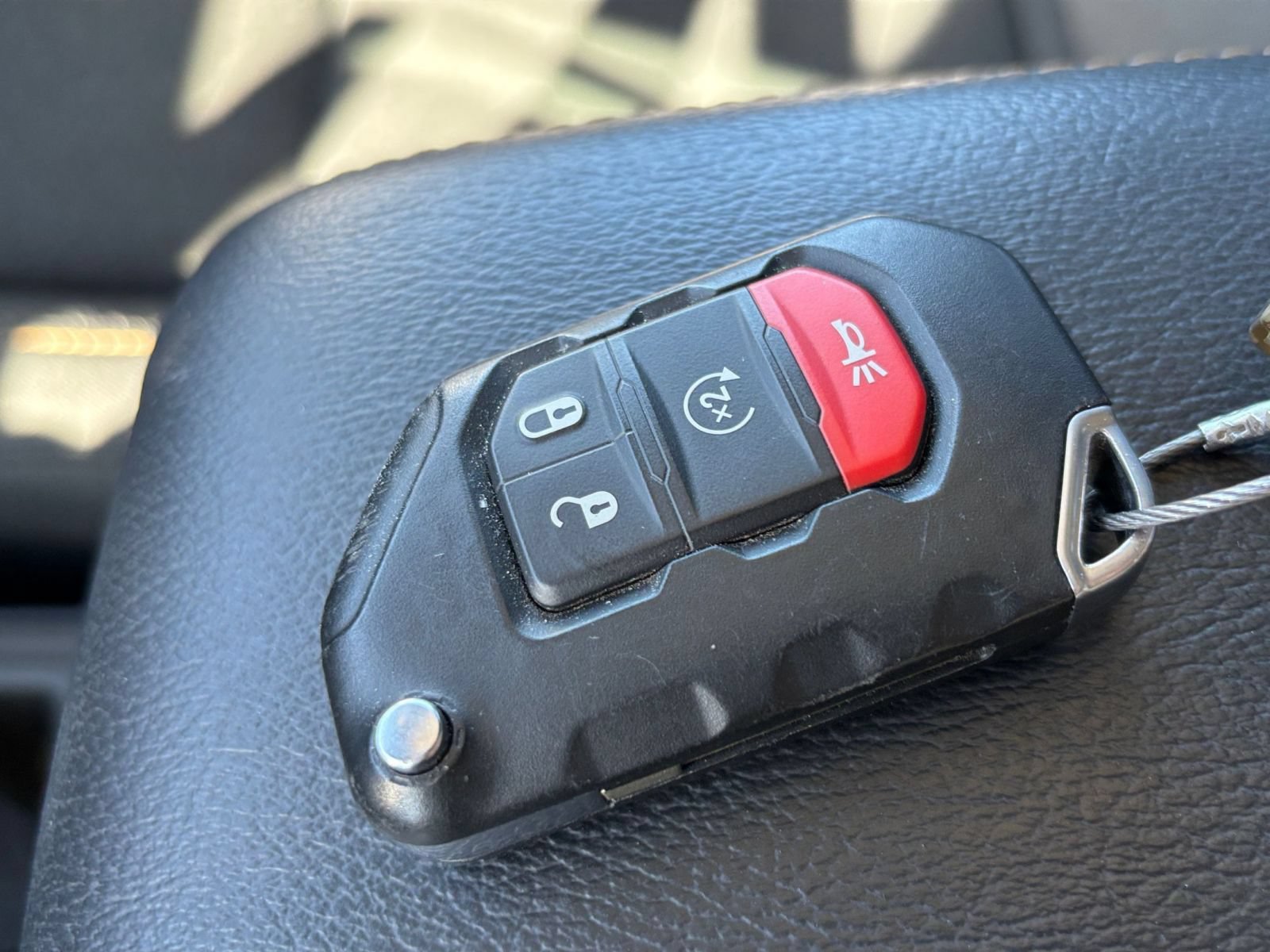 Used 2025 Jeep Wrangler Unlimited Sahara AWD/4WD image 24