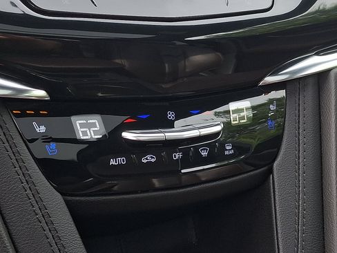 Used 2022 Cadillac XT6 Premium Luxury image 23