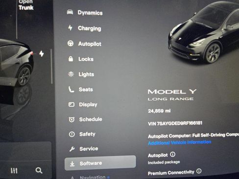 Used 2024 Tesla Model Y Long Range image 3