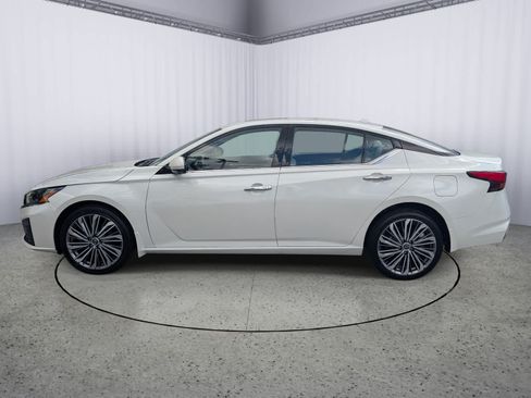 Used 2023 Nissan Altima 2.5 SL AWD/4WD image 6