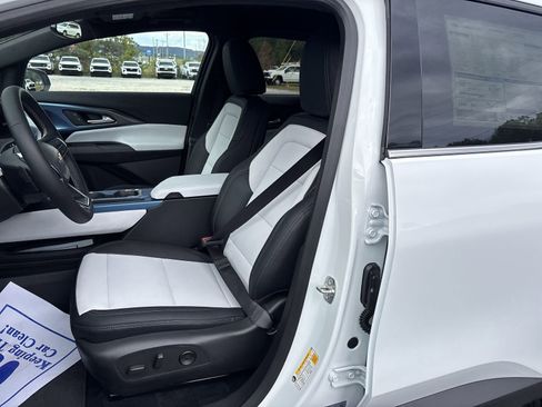 New 2026 Chevrolet Equinox EV LT image 11