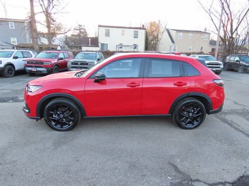 Used 2025 Honda HR-V Sport image 3