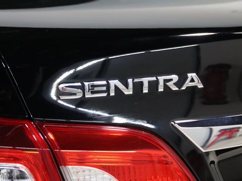 Used 2017 Nissan Sentra S image 12