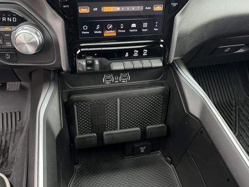 Used 2025 RAM 1500 Laramie w/ Laramie Southwest Edition AWD/4WD image 25