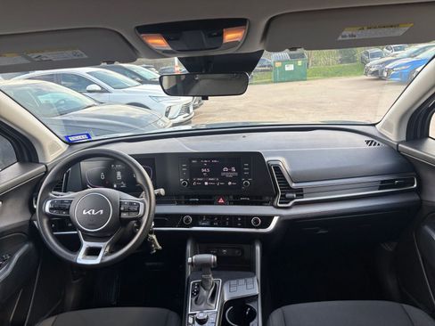 Used 2025 Kia Sportage LX image 32