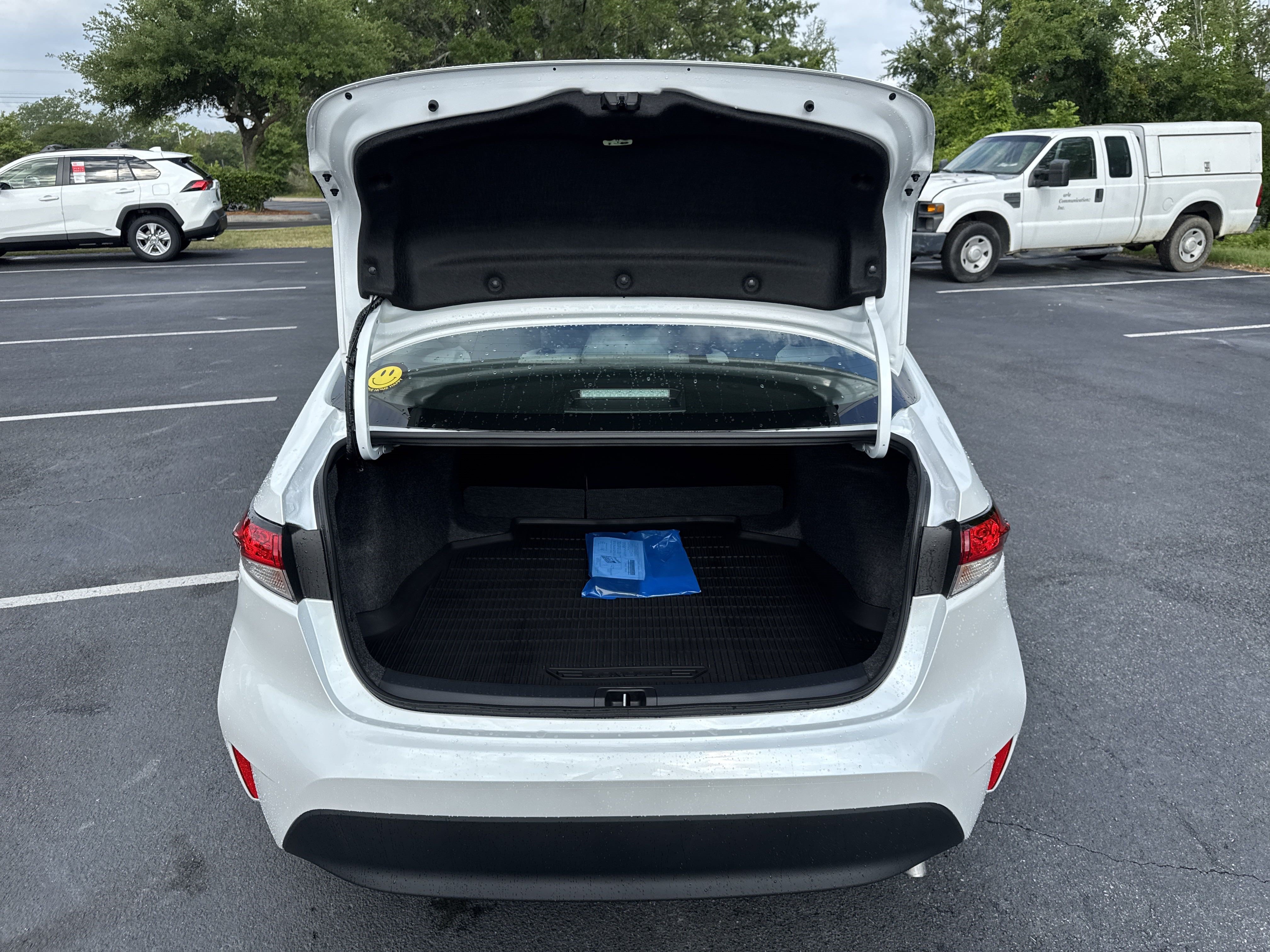 Used 2025 Toyota Corolla LE FWD image 36