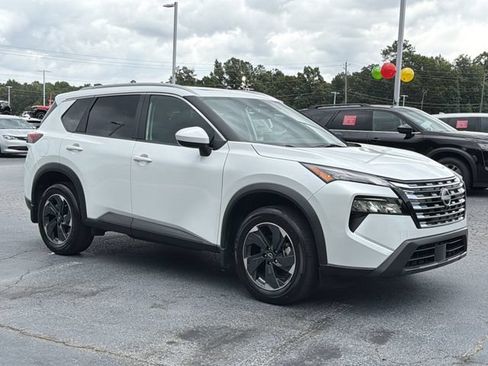 Used 2024 Nissan Rogue SV w/ SV Premium Package FWD image 8