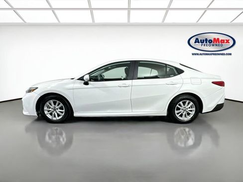 Used 2025 Toyota Camry LE FWD image 8