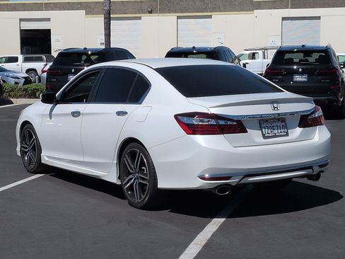 Used 2017 Honda Accord Sport image 8