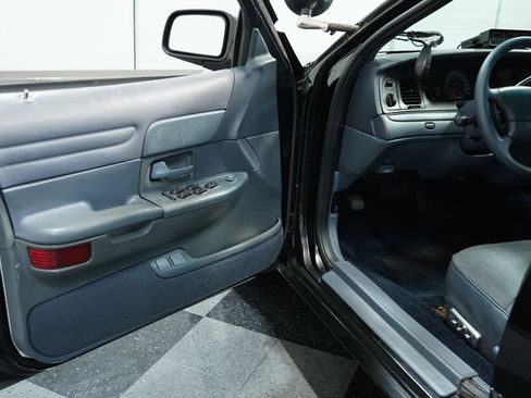 Used 1997 Ford Crown Victoria Police Interceptor image 29