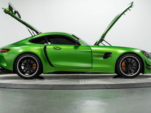 Used 2018 Mercedes-Benz AMG GT R image 22