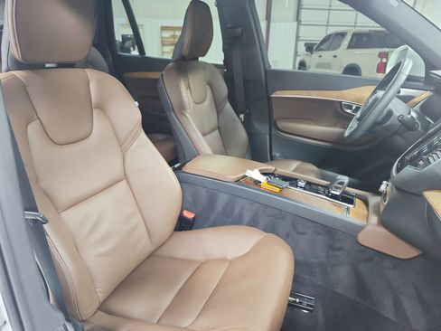 Used 2024 Volvo XC90 B5 Plus w/ Protection Package Premier image 43