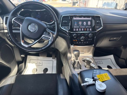 Used 2020 Jeep Grand Cherokee Altitude AWD/4WD image 5