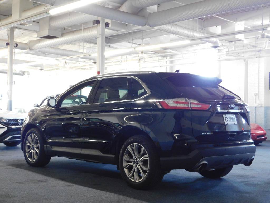 Used 2019 Ford Edge Titanium FWD image 2