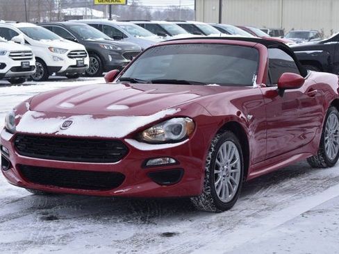 Used 2017 FIAT 124 Spider Classica image 12