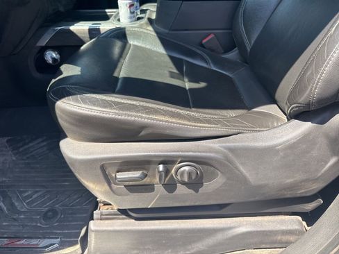 Used 2020 Chevrolet Silverado 2500 LTZ w/ LTZ Plus Package image 17