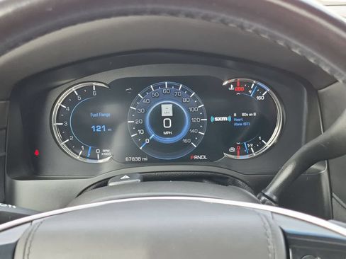 Used 2018 Cadillac Escalade Platinum AWD/4WD image 35