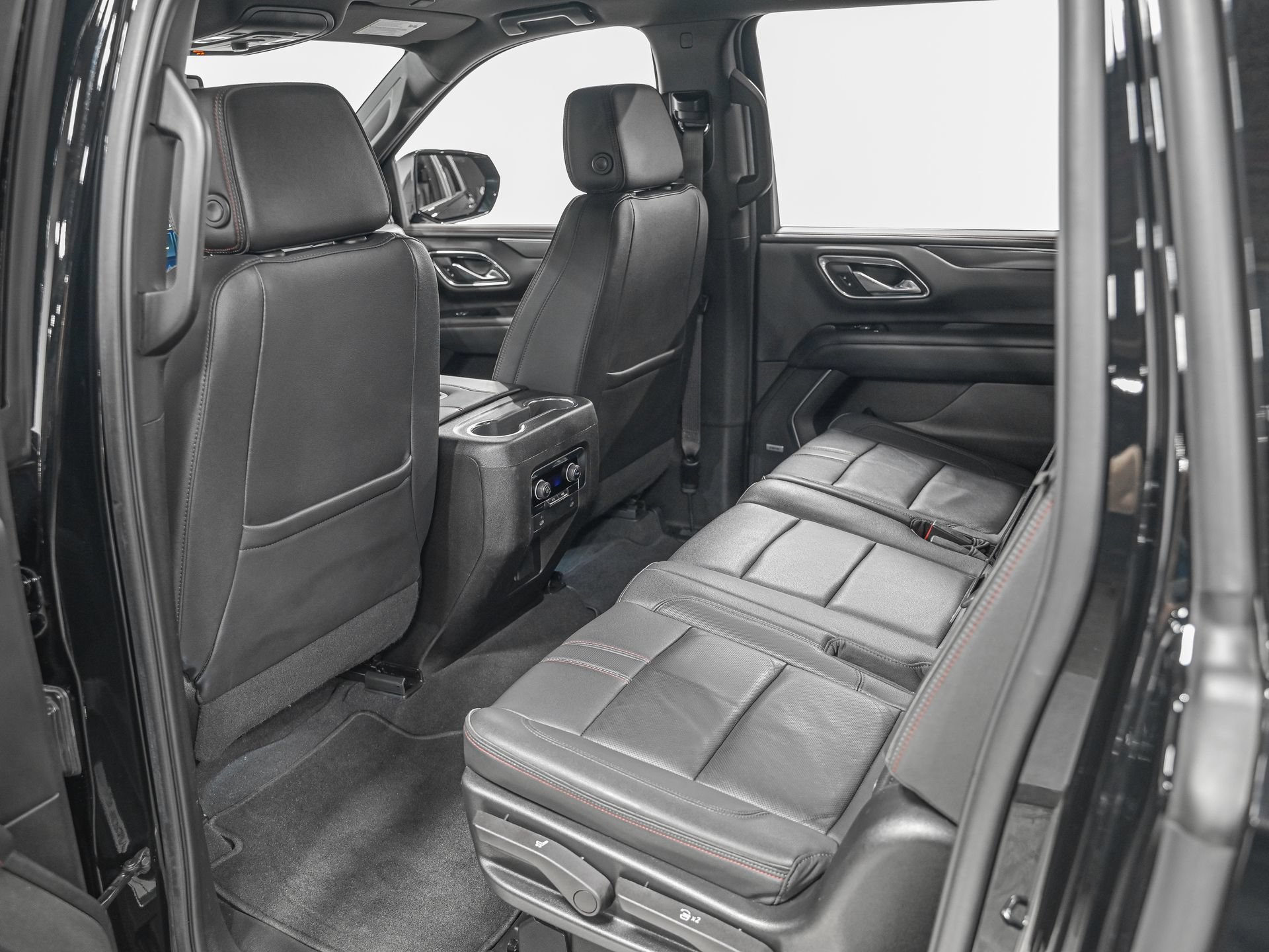 Used 2022 Chevrolet Suburban RST AWD/4WD image 27