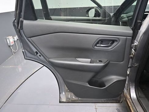 Used 2024 Nissan Rogue S AWD/4WD image 30