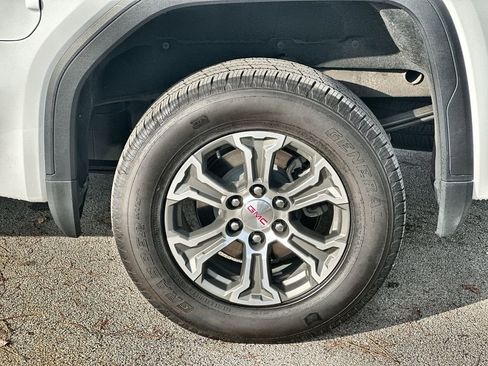 Certified 2024 GMC Sierra 1500 SLT image 32