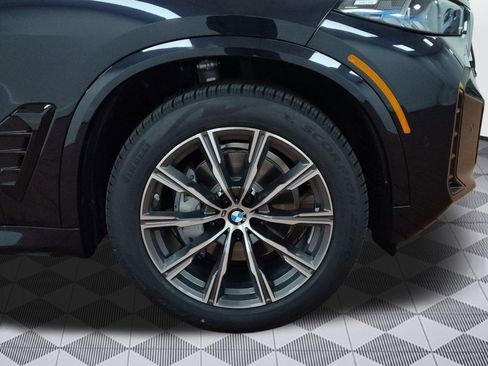Used 2026 BMW X5 xDrive40i w/ M Sport Package AWD/4WD image 11