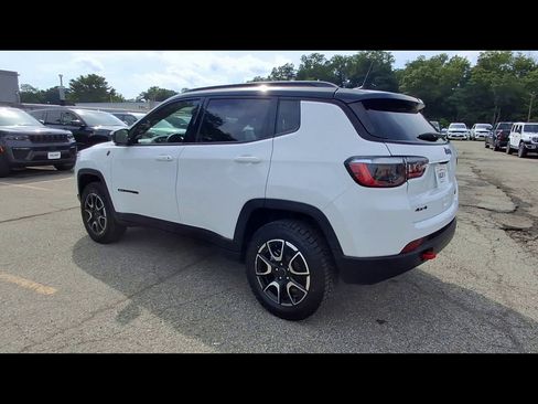 Certified 2025 Jeep Compass Trailhawk AWD/4WD image 6