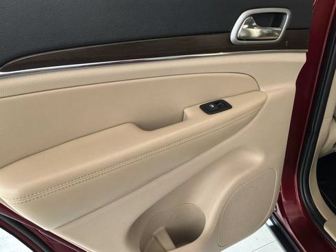 Certified 2018 Jeep Grand Cherokee Limited AWD/4WD image 15