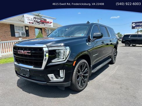 Used 2022 GMC Yukon XL SLE w/ Gmc Pro Safety Plus Package AWD/4WD image 9
