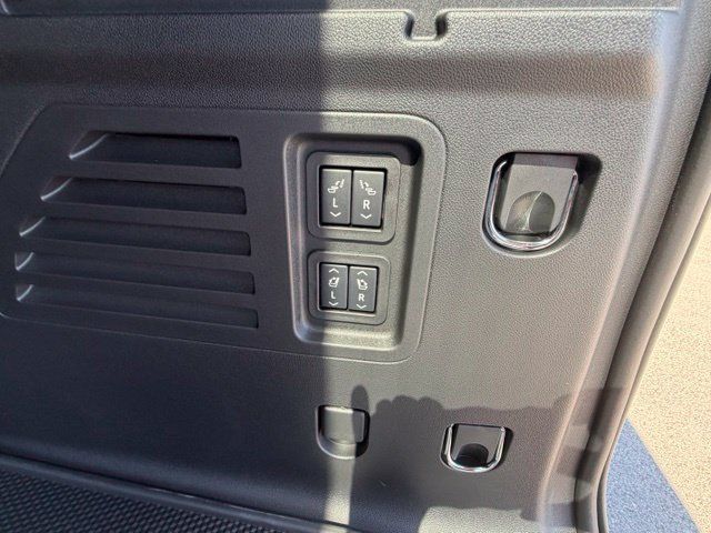 New 2027 GMC Acadia Denali Ultimate w/ LPO, Floor Liner Package AWD/4WD image 27