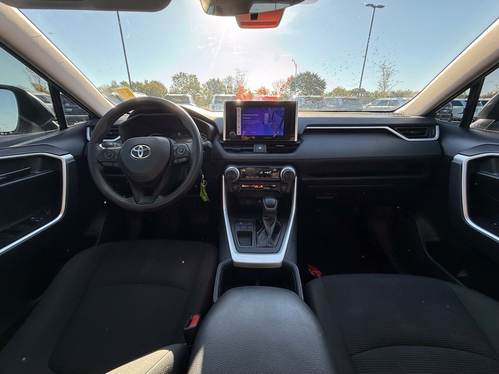 Used 2024 Toyota RAV4 LE FWD image 28
