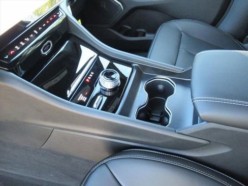 New 2026 Jeep Grand Cherokee Limited AWD/4WD image 17