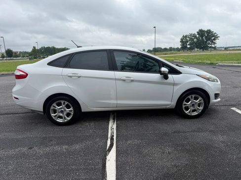 Used 2016 Ford Fiesta SE FWD image 6