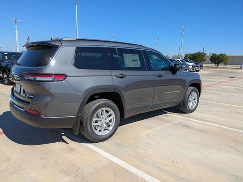 New 2025 Jeep Grand Cherokee L Laredo RWD image 2