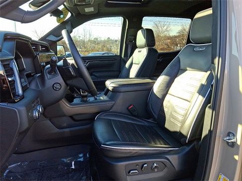 Used 2023 GMC Sierra 1500 AT4X image 14