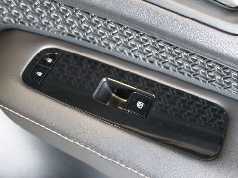 Used 2023 Nissan Ariya AWD image 35