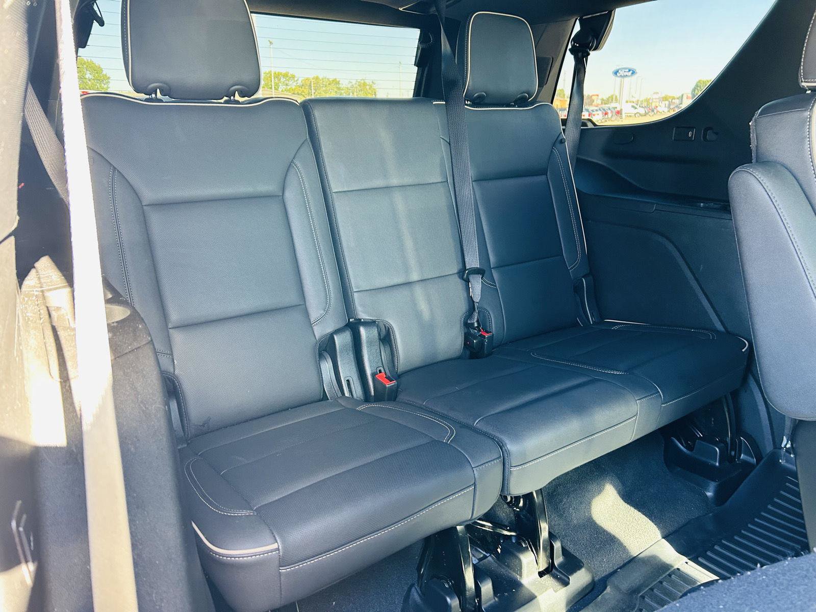 Used 2025 GMC Yukon Elevation AWD/4WD image 39
