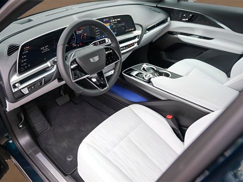 Certified 2024 Cadillac Lyriq Sport image 9