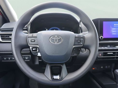 Used 2025 Toyota Camry LE w/ Convenience Package FWD image 10