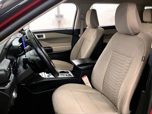 Certified 2020 Ford Explorer XLT w/ Class III Trailer Tow Package image 24