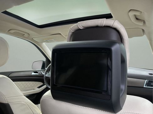 Used 2019 Mercedes-Benz GLS 550 4MATIC image 32