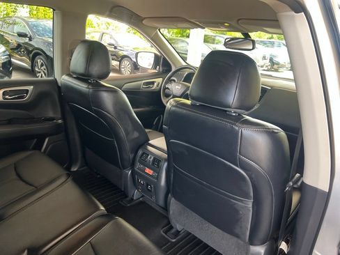 Used 2020 Nissan Pathfinder SL w/ Cargo Package AWD/4WD image 14