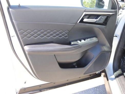 Used 2025 Mitsubishi Outlander SEL Black Edition AWD/4WD image 28