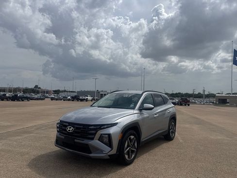 Used 2025 Hyundai Tucson SEL FWD image 8