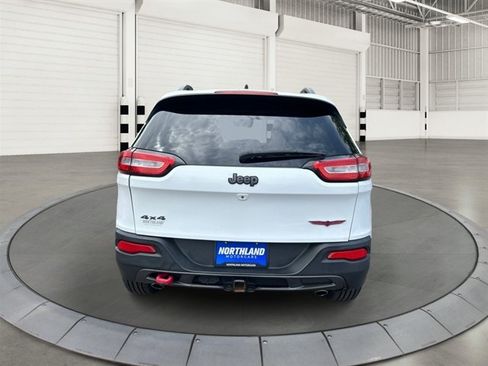 Used 2014 Jeep Cherokee Trailhawk w/ Comfort/Convenience Group AWD/4WD image 3