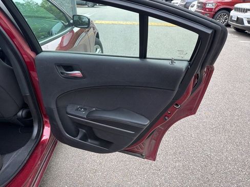 Used 2021 Dodge Charger SXT RWD image 9