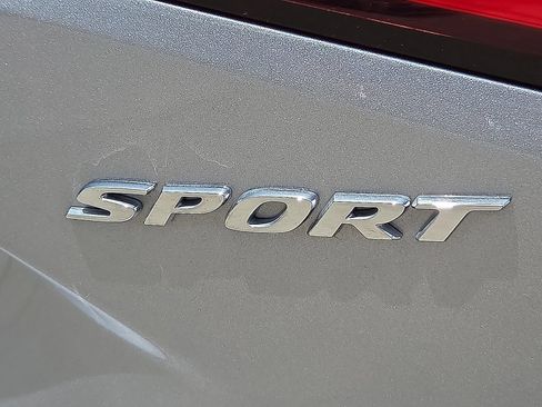 Used 2024 Honda Civic Sport image 9