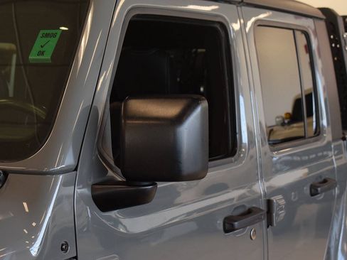 Used 2021 Jeep Gladiator Sport AWD/4WD image 10