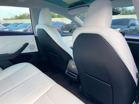 Used 2025 Tesla Model 3 Long Range RWD image 23