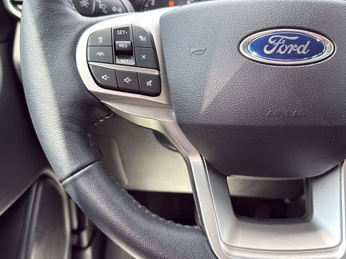 Certified 2021 Ford Explorer Limited w/ Equipment Group 301A RWD image 16